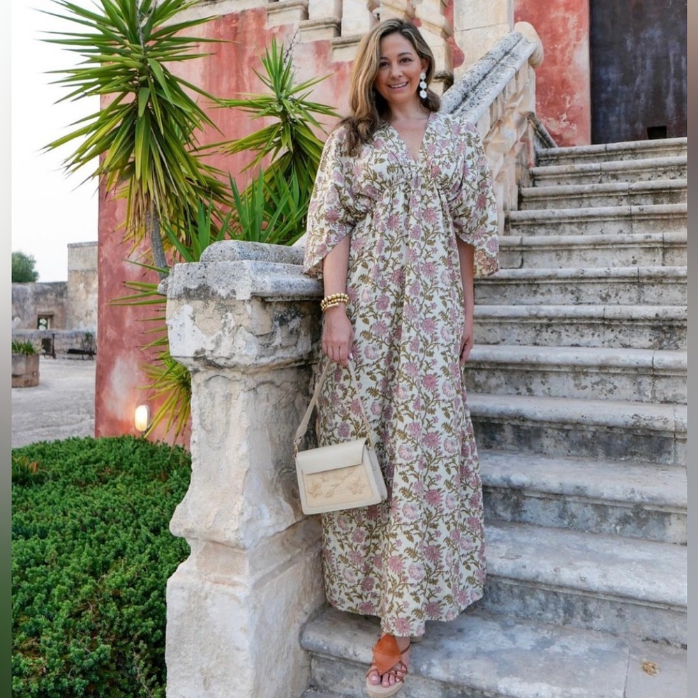 Beau & Ro logan dress in rose floral. NWT